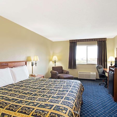 Days Inn By Wyndham Brigham City Bagian luar foto