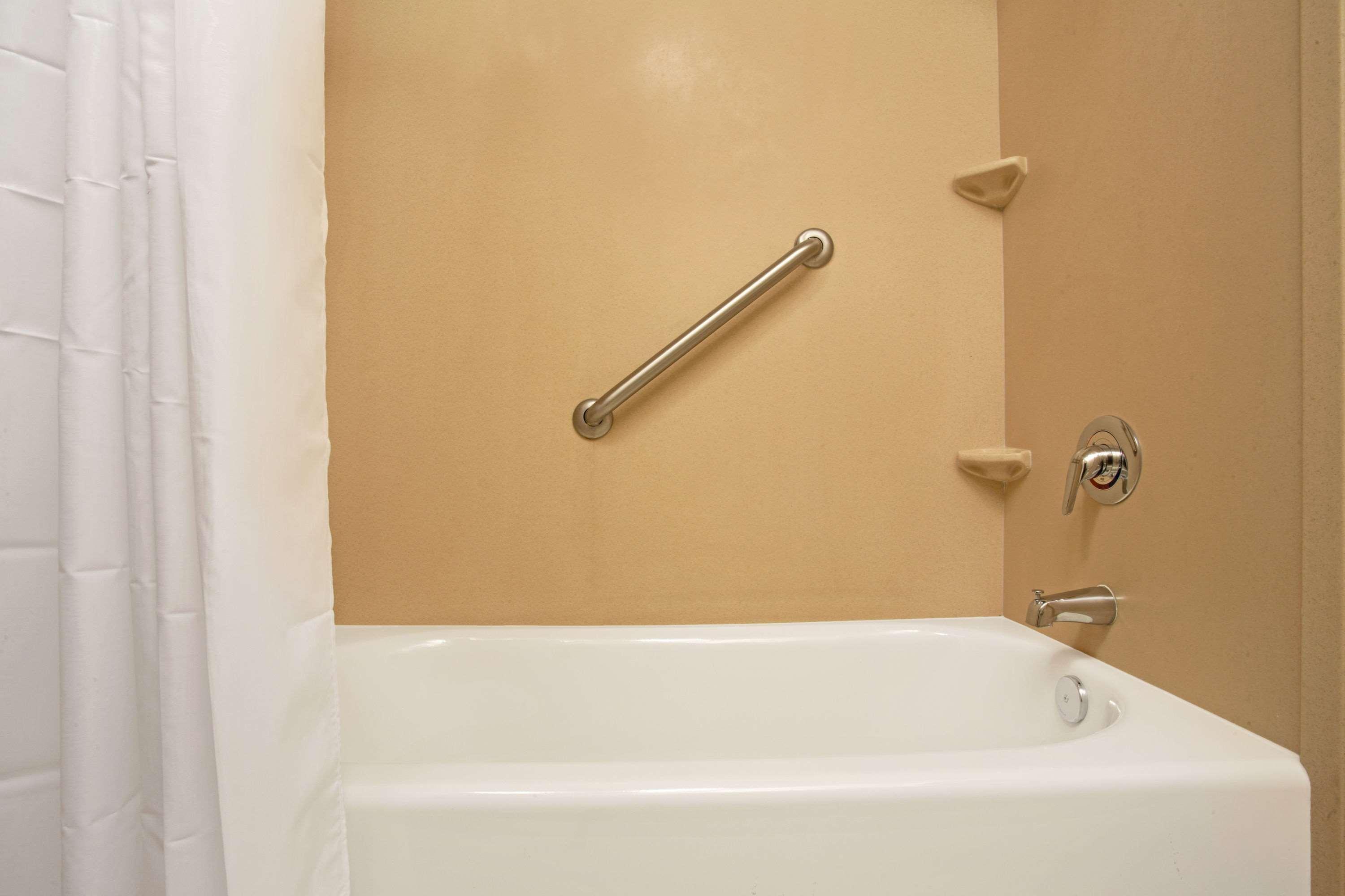 Days Inn By Wyndham Brigham City Bagian luar foto