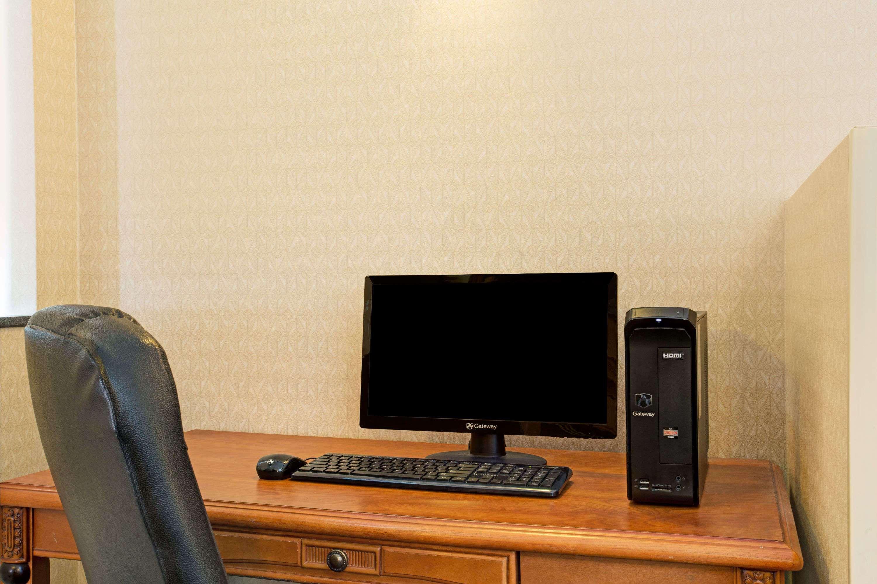 Days Inn By Wyndham Brigham City Bagian luar foto