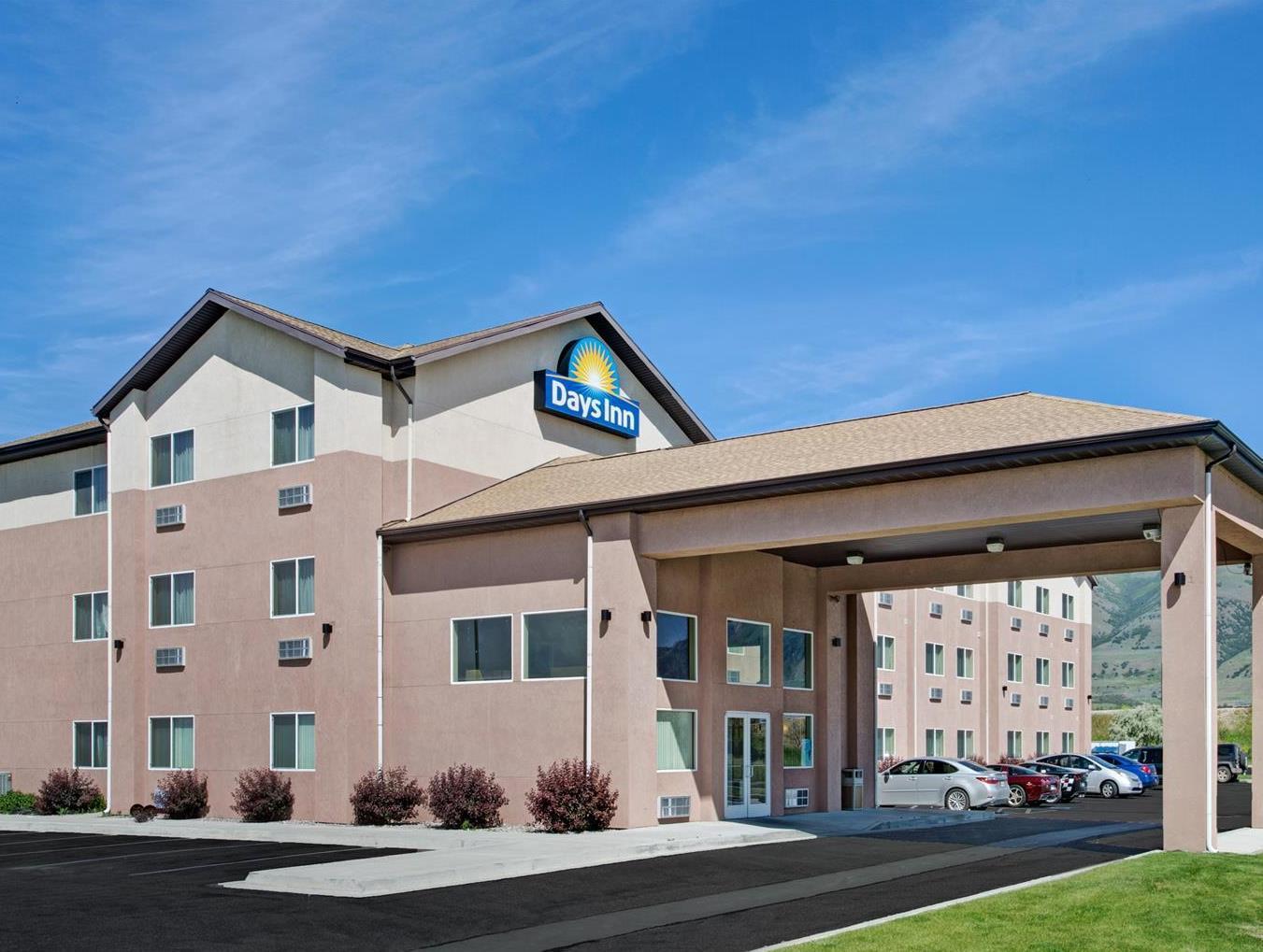 Days Inn By Wyndham Brigham City Bagian luar foto