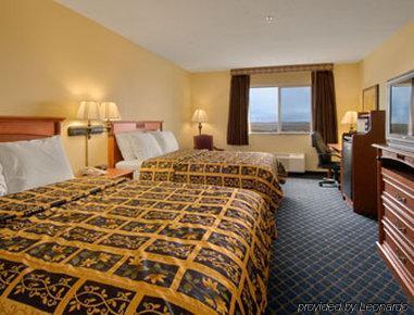Days Inn By Wyndham Brigham City Ruang foto
