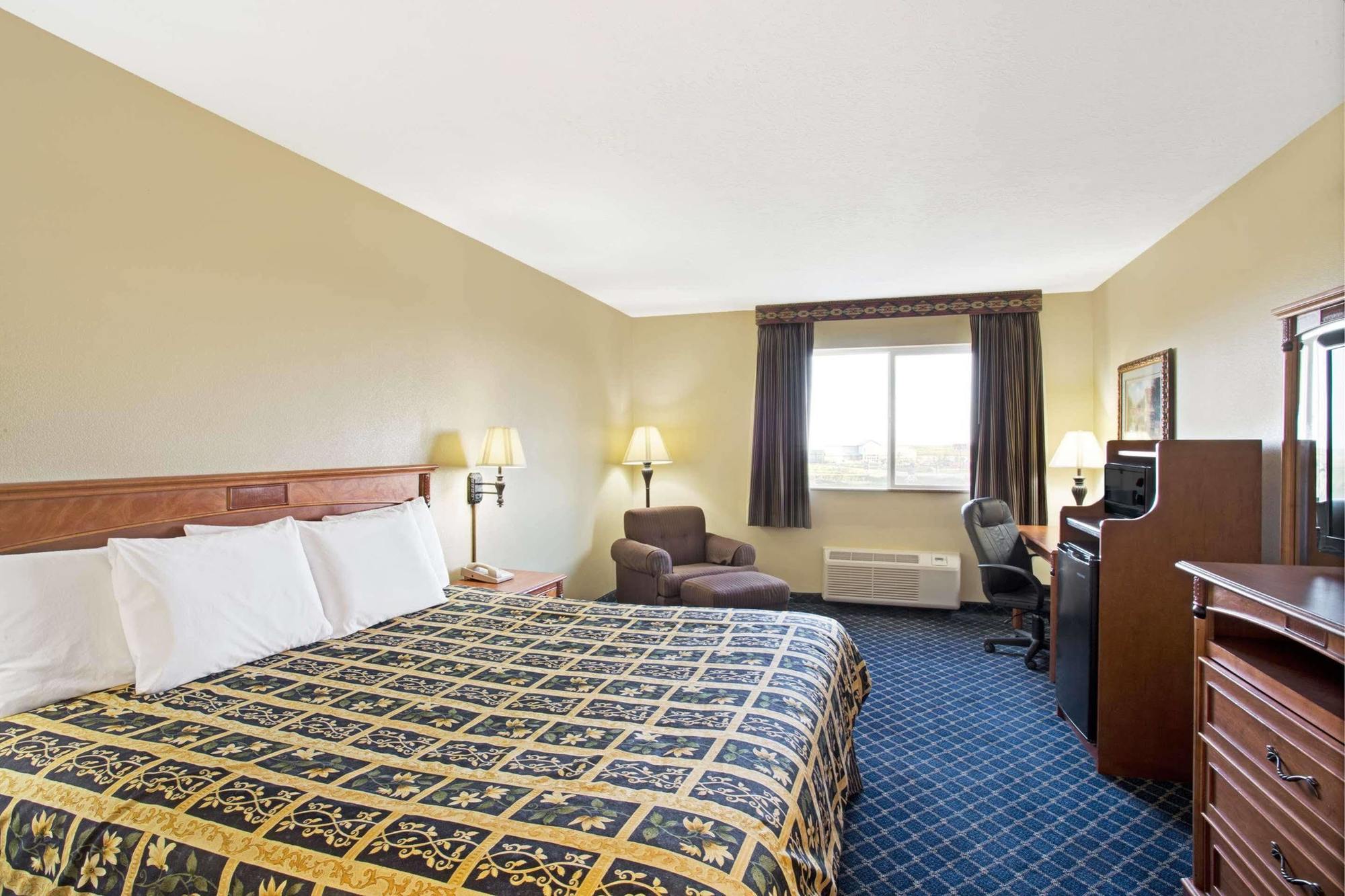 Days Inn By Wyndham Brigham City Bagian luar foto